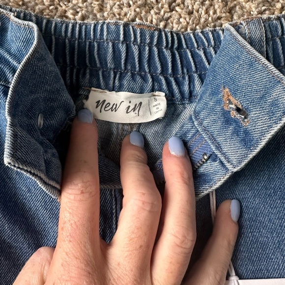 NWT Kancan Los Angeles Cinch Waist Denim Distressed Shorts Small - Picture 3 of 6